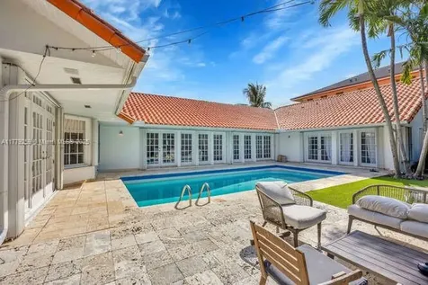 720 N Mashta Drive Key Biscayne FL 33149