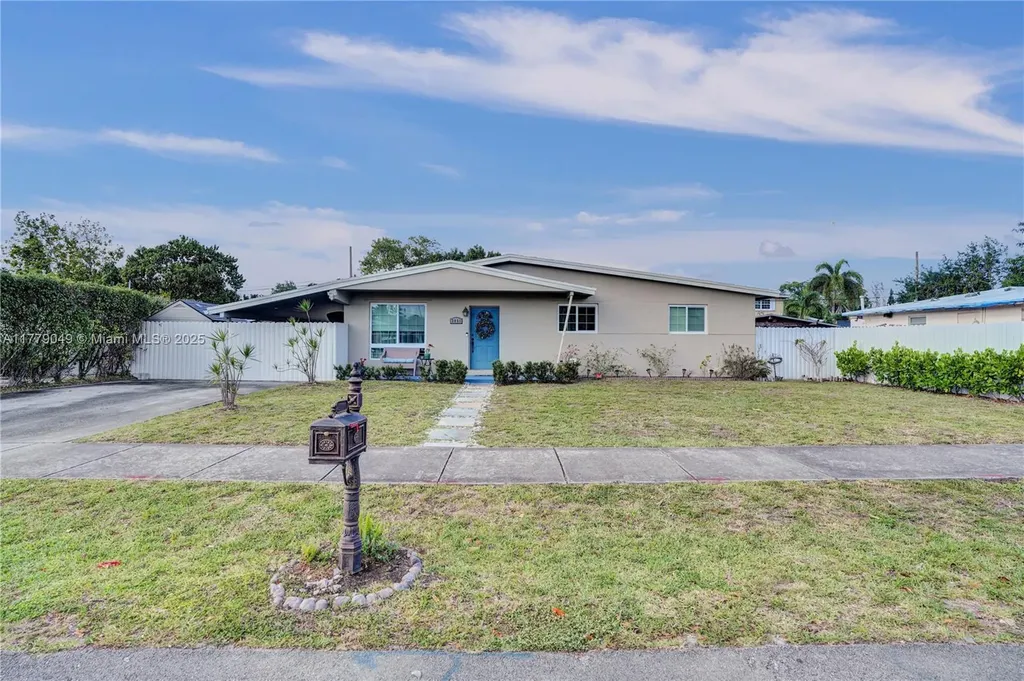 3851 SW 31st Court West Park FL 33023