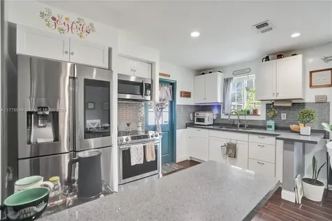 3851 SW 31st Court West Park FL 33023