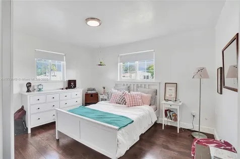 3851 SW 31st Court West Park FL 33023