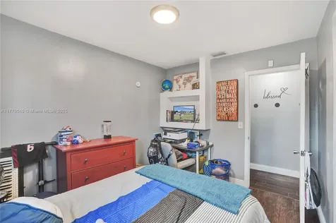 3851 SW 31st Court West Park FL 33023