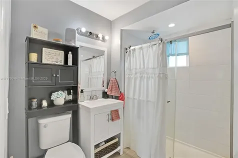 3851 SW 31st Court West Park FL 33023