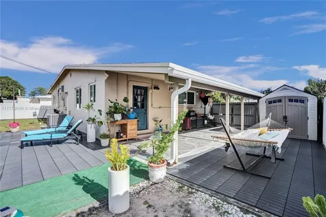 3851 SW 31st Court West Park FL 33023