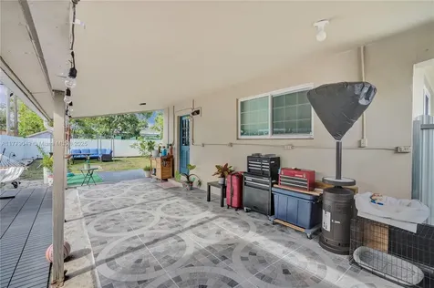 3851 SW 31st Court West Park FL 33023