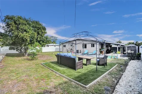3851 SW 31st Court West Park FL 33023