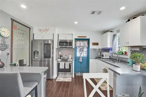 3851 SW 31st Court West Park FL 33023