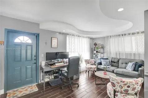 3851 SW 31st Court West Park FL 33023
