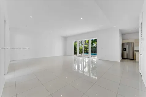 548 NE 70th Street Miami FL 33138