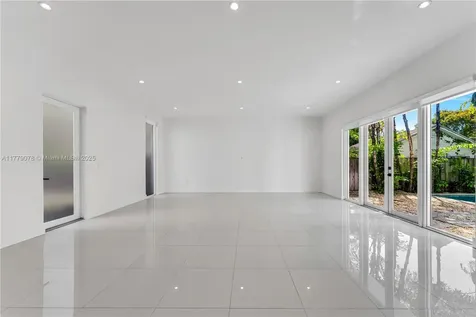 548 NE 70th Street Miami FL 33138