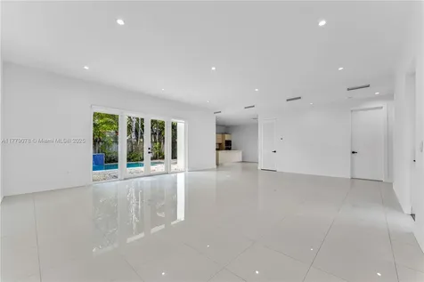 548 NE 70th Street Miami FL 33138