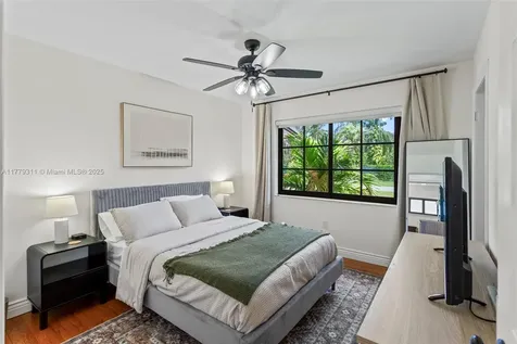 5912 SW 31st Street Miami FL 33155