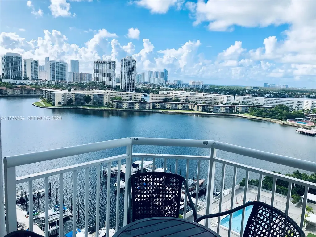 18071 Biscayne Boulevard Aventura FL 33160