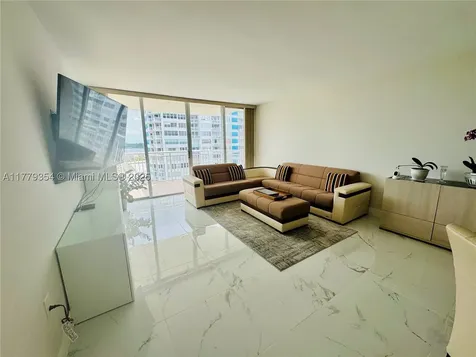18071 Biscayne Boulevard Aventura FL 33160
