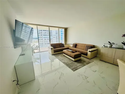 18071 Biscayne Boulevard Aventura FL 33160