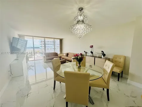 18071 Biscayne Boulevard Aventura FL 33160
