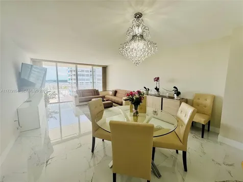 18071 Biscayne Boulevard Aventura FL 33160