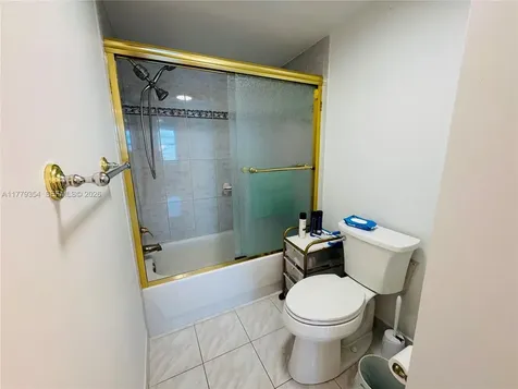 18071 Biscayne Boulevard Aventura FL 33160