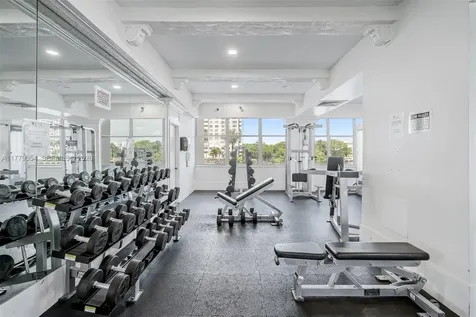 18071 Biscayne Boulevard Aventura FL 33160