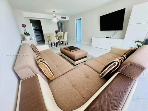 18071 Biscayne Boulevard Aventura FL 33160