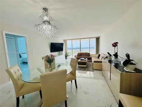 18071 Biscayne Boulevard Aventura FL 33160