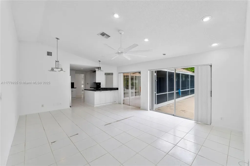 4622 NW 100th Terrace Coral Springs FL 33076