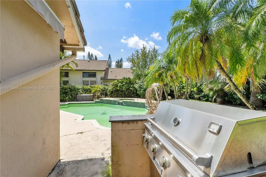 4622 NW 100th Terrace Coral Springs FL 33076