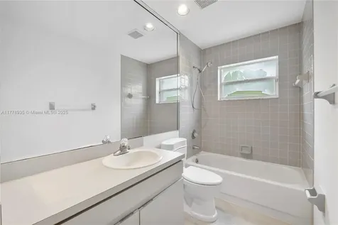 4622 NW 100th Terrace Coral Springs FL 33076