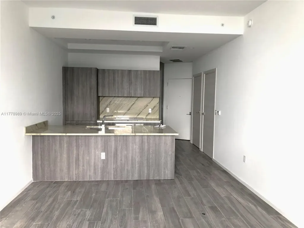 801 S Miami Avenue Miami FL 33130