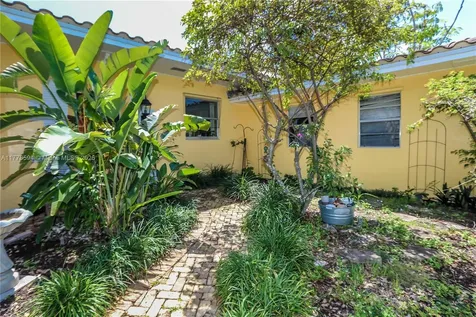 1036 Jefferson Street Hollywood FL 33019