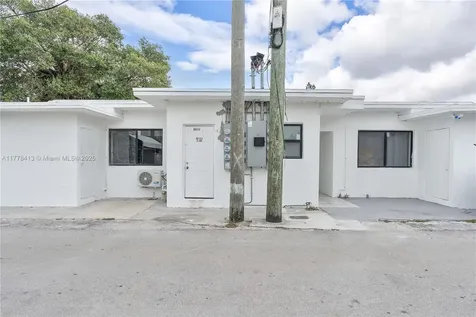 1946 Pierce Street Hollywood FL 33020