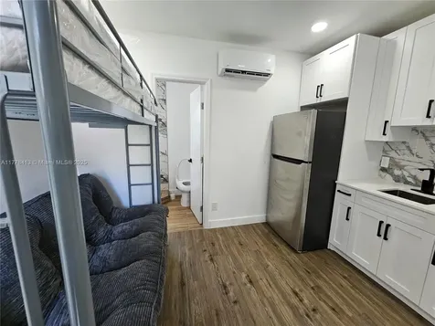 1946 Pierce Street Hollywood FL 33020