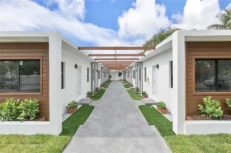 1946 Pierce Street Hollywood FL 33020