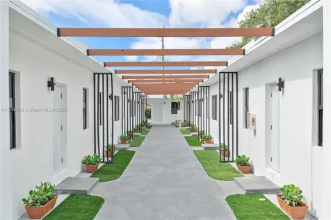1946 Pierce Street Hollywood FL 33020