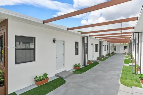 1946 Pierce Street Hollywood FL 33020