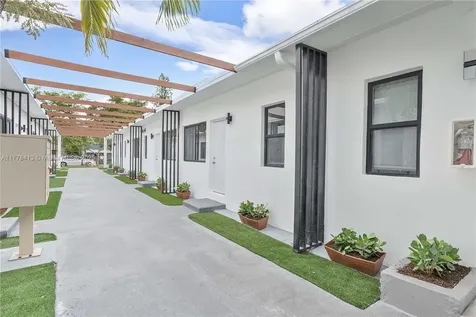 1946 Pierce Street Hollywood FL 33020