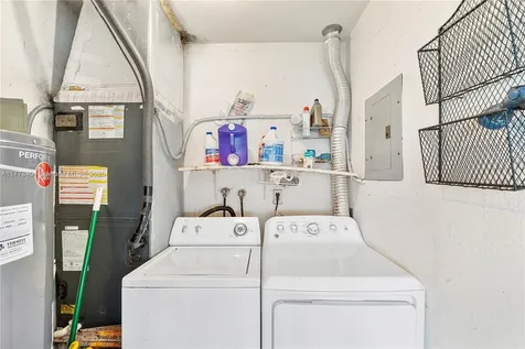 8391 NW 27th Place Sunrise FL 33322
