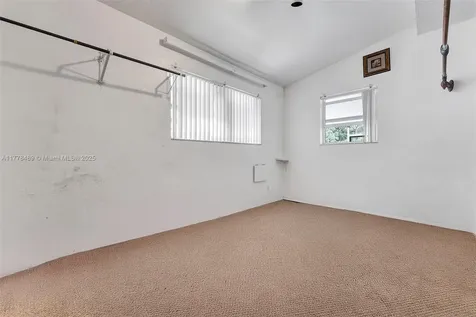 3950 SW 53rd Avenue Davie FL 33314