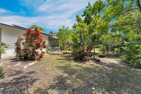 3950 SW 53rd Avenue Davie FL 33314