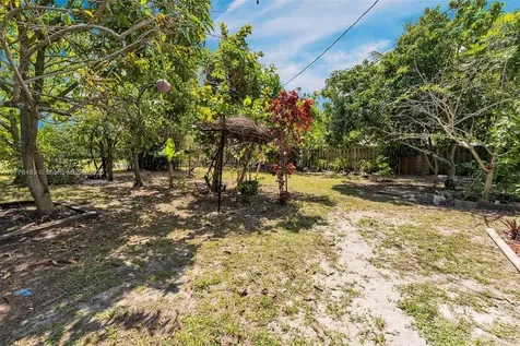 3950 SW 53rd Avenue Davie FL 33314