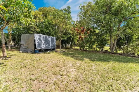 3950 SW 53rd Avenue Davie FL 33314