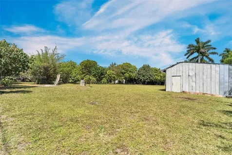3950 SW 53rd Avenue Davie FL 33314