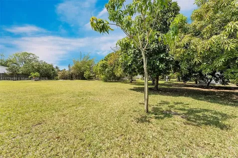 3950 SW 53rd Avenue Davie FL 33314