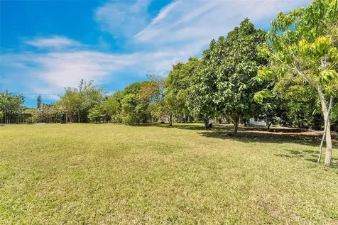 3950 SW 53rd Avenue Davie FL 33314