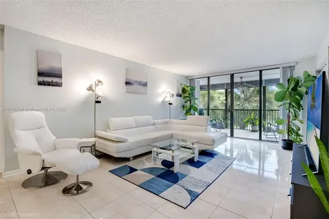 2804 N 46th Avenue Hollywood FL 33021