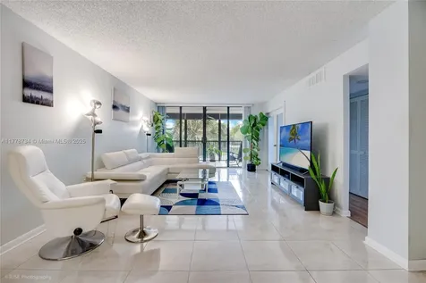 2804 N 46th Avenue Hollywood FL 33021