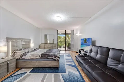 2804 N 46th Avenue Hollywood FL 33021
