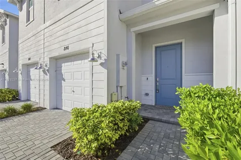 846 SE Grovebush Lane Port St. Lucie FL 34984