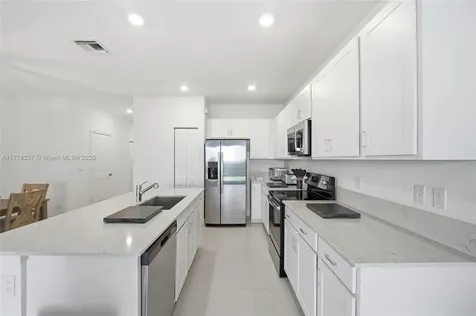 846 SE Grovebush Lane Port St. Lucie FL 34984