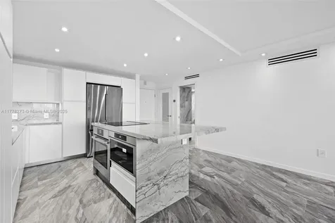 1658 Bay Road Miami Beach FL 33139