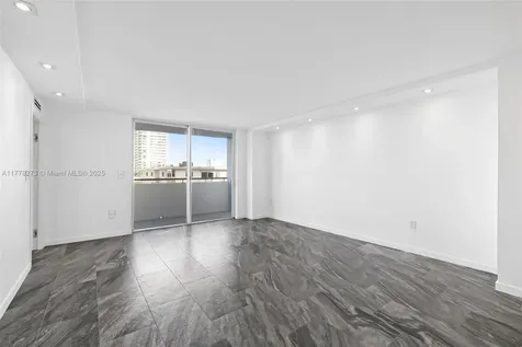 1658 Bay Road Miami Beach FL 33139